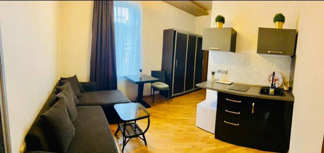 Apart Voyage Batumi Luaran gambar