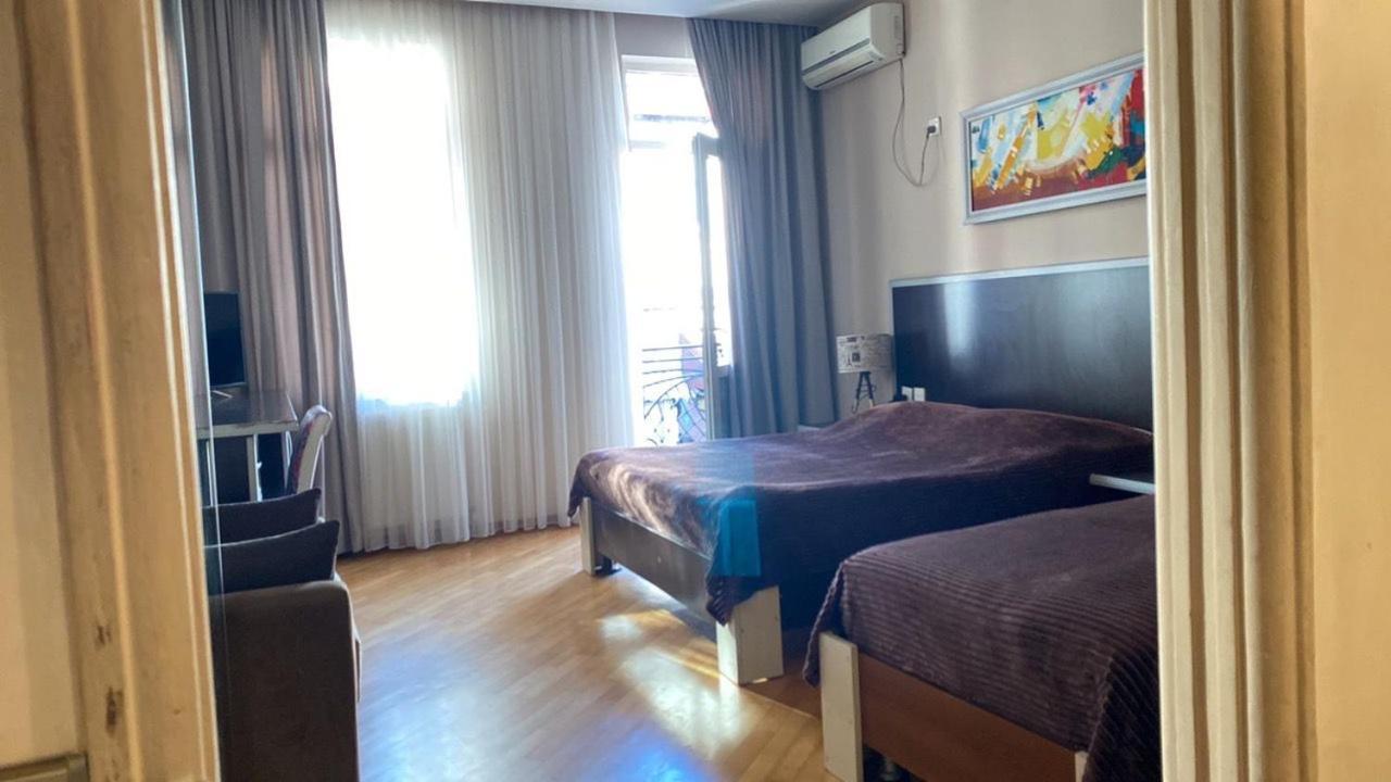 Apart Voyage Batumi Luaran gambar